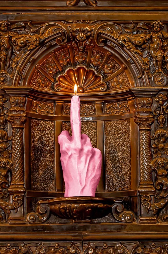 Ozdobná sviečka Candellana Heand FCK ružová 5902650675650