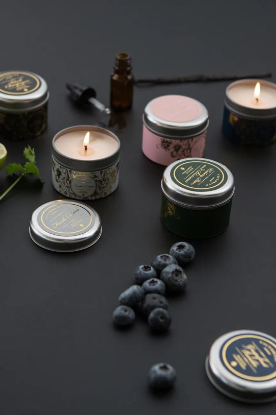 Vonná sójová svíčka Victorian Sense Tinbox Juicy Peach 5392402202 vícebarevná AA00