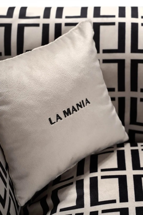 La Mania legowisko dla pupila Dog Mania M/80 x 60 cm 5905549413210 multicolor AA00