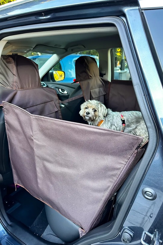 Lifestyle Bebobi mata samochodowa z pasem bezpieczeństwa dla psa 50 x 40 x 8 cm KMMBMBR brązowy