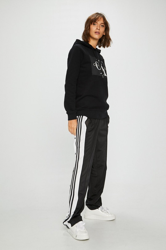 Nohavice adidas Originals CV8276 čierna CV8276