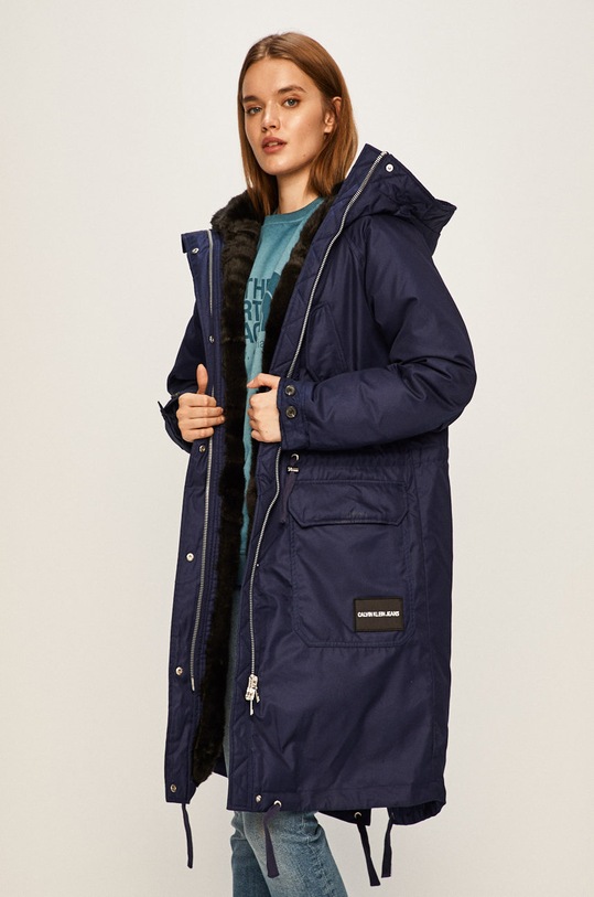 Calvin Klein Jeans - Parka de puf cu captuseala bleumarin J20J212101