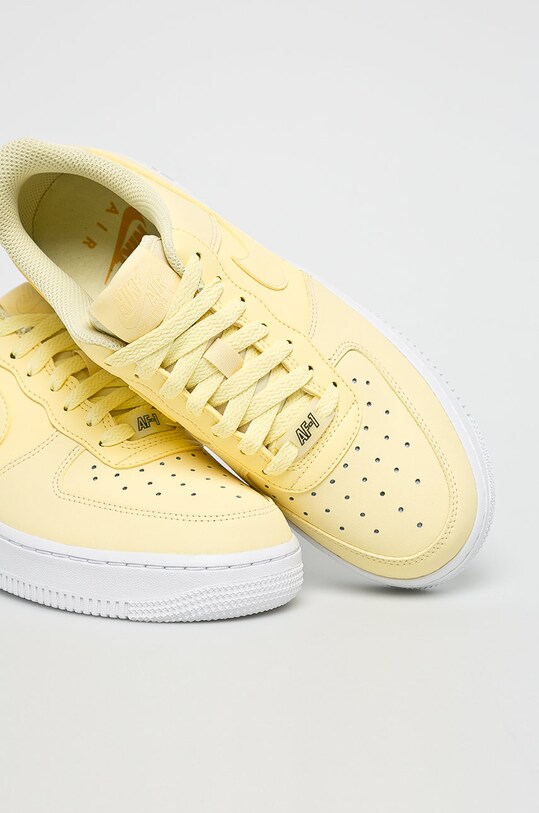 Nike Sportswear - Topánky Air Force 1 07 Ess žltá AO2132.701