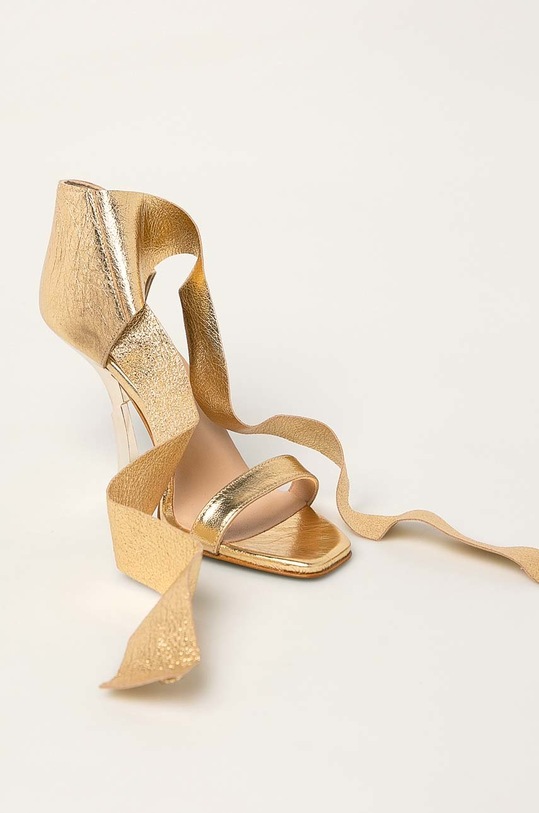 Patrizia Pepe - Kožené sandály 2V9252.A3LT zlatá AW19