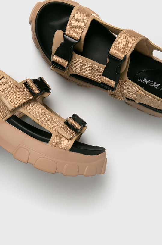 Public Desire - Sandale bej UNDENIABLE