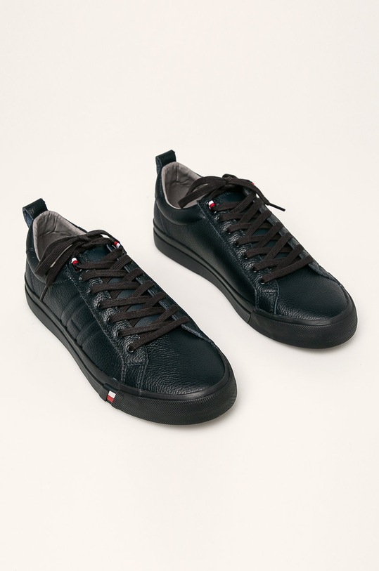 Tommy Hilfiger - Topánky FM0FM02373 tmavomodrá AW19