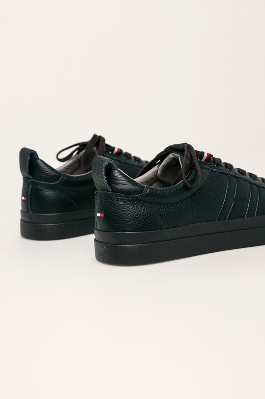 Obuv Tommy Hilfiger - Topánky FM0FM02373 tmavomodrá