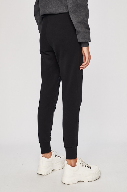 Odzież Ellesse spodnie Queenstown Jog Pant SGC07458 czarny