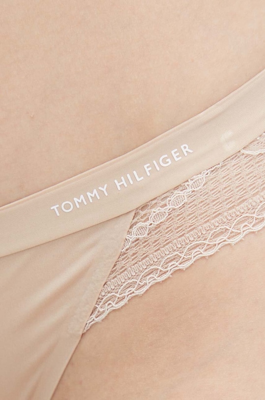 Стринги Tommy Hilfiger бежевий UW0UW02473