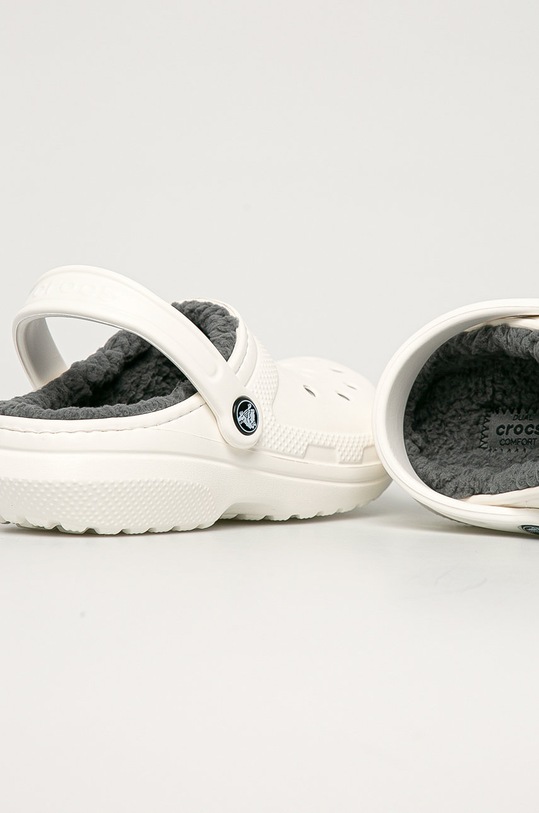 Crocs - Klapki Classic Lined Clog biały CLASICLCLOG203591.36.43