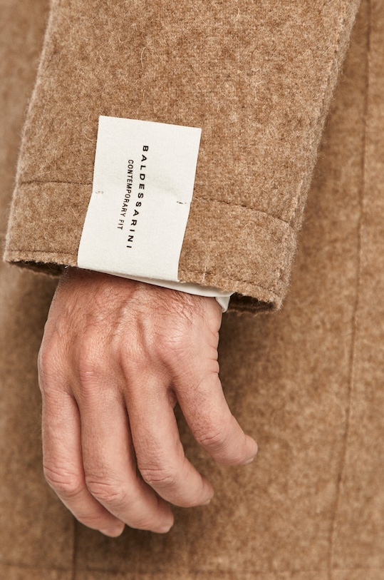 Baldessarini - Пальто B0.18686.8898 бежевий