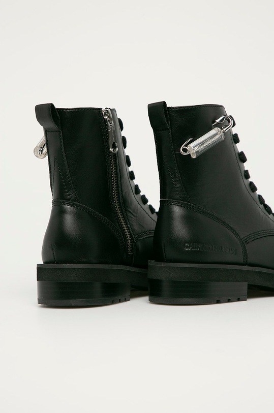 Boty Calvin Klein Jeans - Kožené workery R1573.001 černá