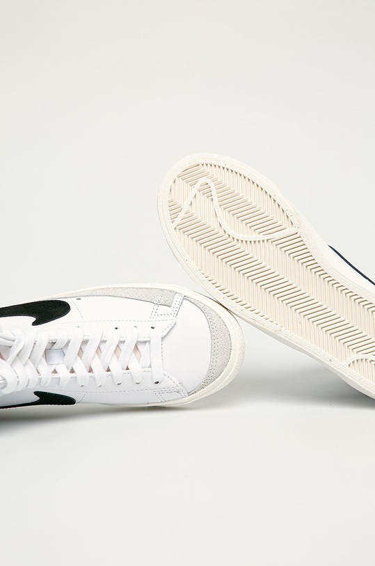 Nike Sportswear - Ghete de piele Blazer Mid 77 alb CZ1055