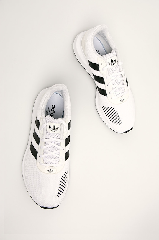 Obuwie adidas Originals - Buty Swift Run RF FV5358 FV5358 biały