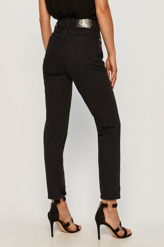 Oblečenie Calvin Klein Jeans - Rifle Mom Jean J20J214188 čierna