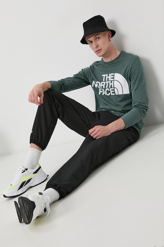 Bavlnené tričko s dlhým rukávom The North Face NF0A5585HBS1 zelená AW21