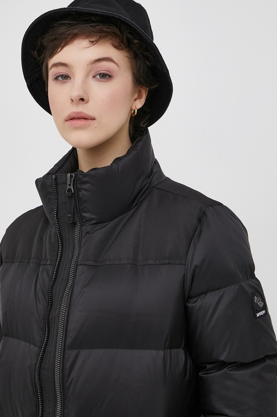 Péřová bunda Superdry černá W5011054A.02A