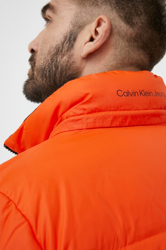 Calvin Klein Jeans kurtka puchowa J30J318412.4890 pomarańczowy