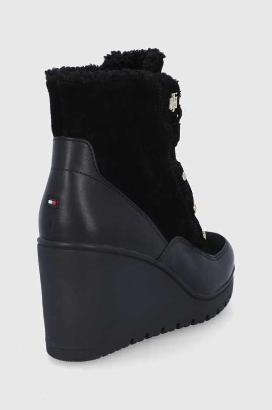 Obuwie Tommy Hilfiger Botki zamszowe FW0FW05990.BDS czarny