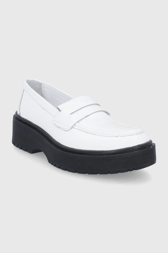 Kožené mokasíny Levi's D5386.0001 bílá AW21