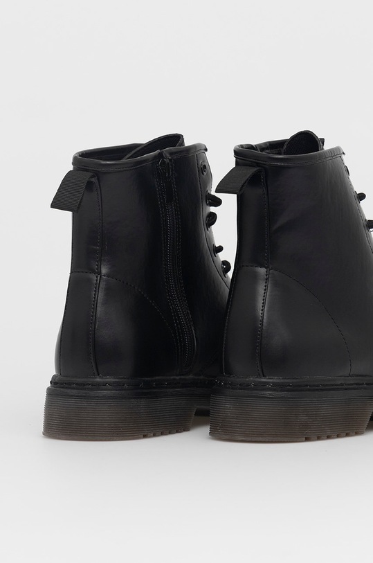 Obuwie Truffle Collection Workery BUK70.BLACK.PU czarny