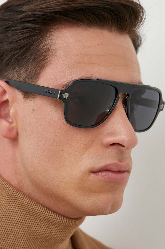 Slnečné okuliare Versace hladký čierna 0VE2199