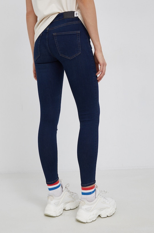 Odzież Superdry Jeansy W7010647A.6IW granatowy