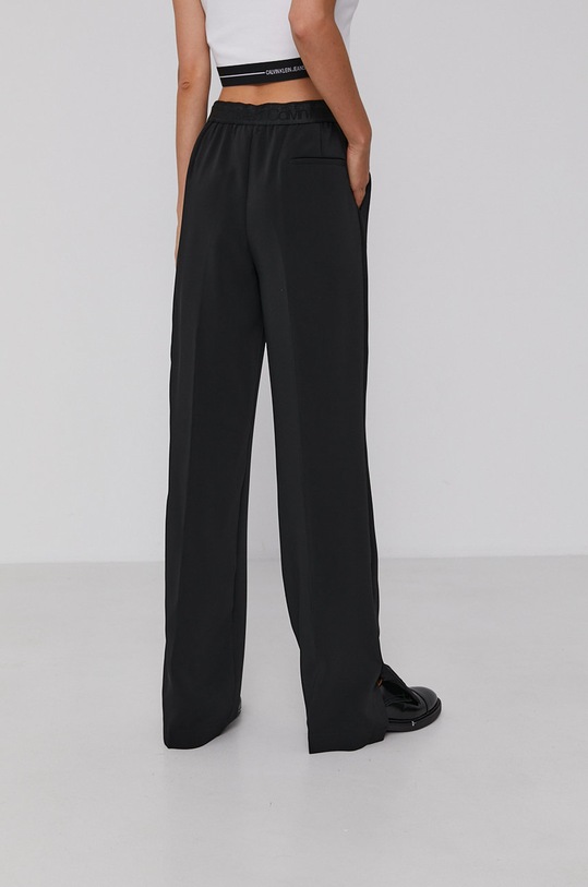 Odzież Calvin Klein Spodnie K20K202999.4890 czarny