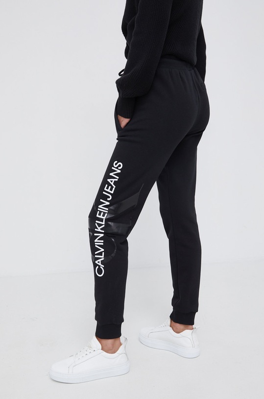 Odzież Calvin Klein Jeans Spodnie J20J216582.4890 J20J216582.4890 czarny