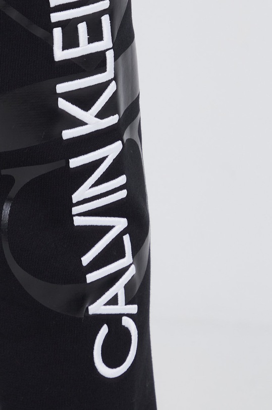 Calvin Klein Jeans Spodnie J20J216582.4890 czarny J20J216582.4890