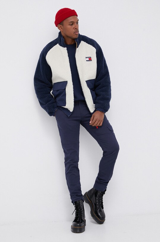Pamučni pulover Tommy Jeans DM0DM11856.4890 mornarsko plava AW21