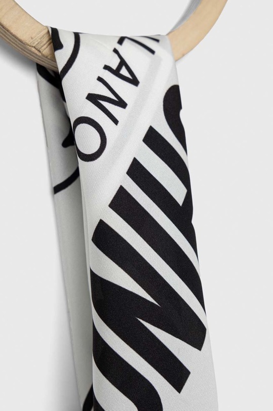 Копринено джобно каре Moschino x Smiley M5690.50209 бял AW22