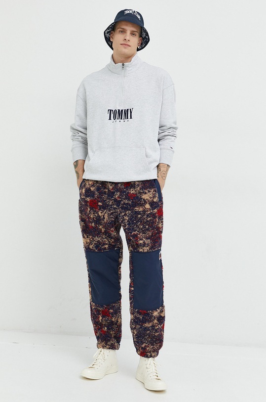 Bombažen pulover Tommy Jeans DM0DM15021.9BYY siva AW22