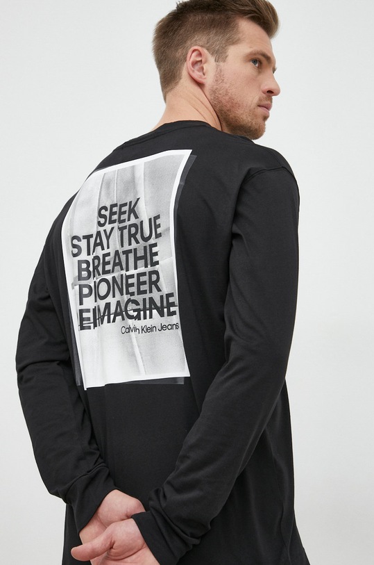 Βαμβακερή μπλούζα με μακριά μανίκια Calvin Klein Jeans κανονικό μαύρο J30J321718.9BYY