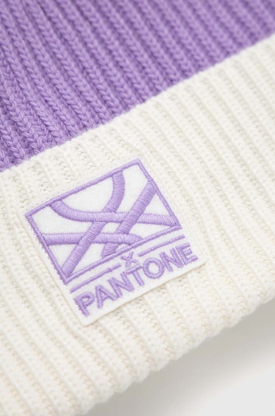 Akcesoria United Colors of Benetton czapka z domieszką wełny x Pantone 1435KA007.0N8 fioletowy