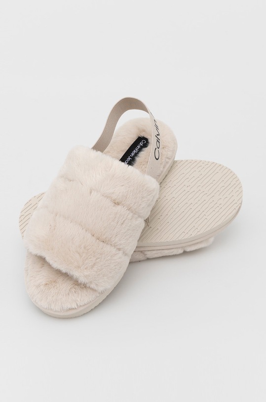 Calvin Klein Jeans kapcie Home Slipper Fakefur Elastic beżowy YW0YW00751.ACF