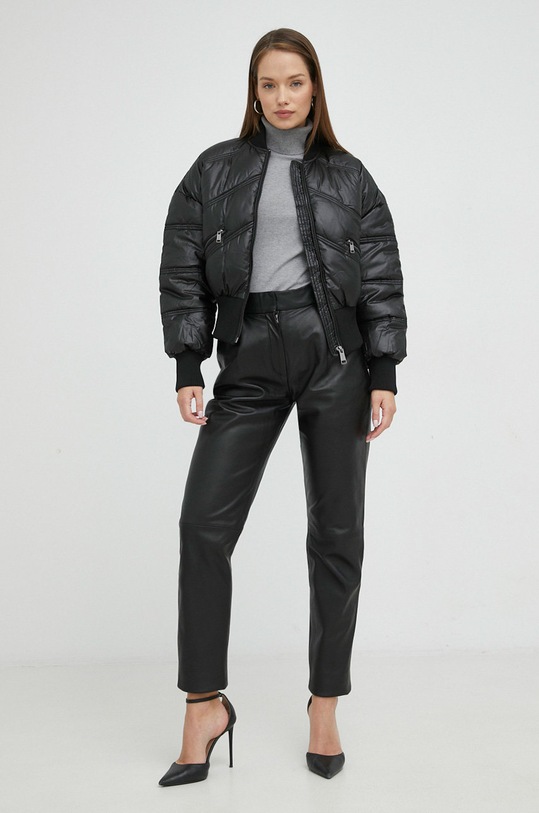 Guess kurtka bomber W2BL45.WEWS0 czarny AW22
