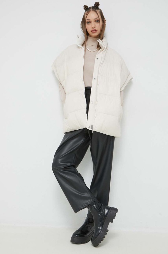 UGG Vestă cu două fețe 1132471 bej SS23