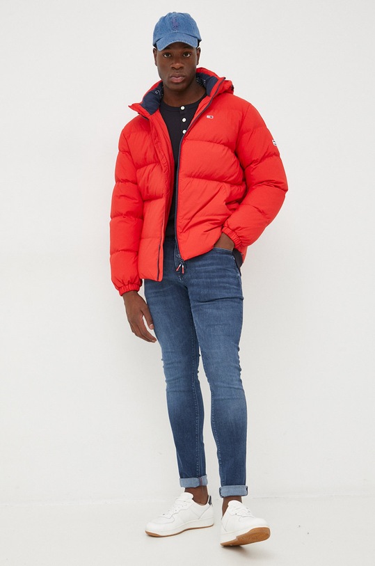 Tommy Jeans kurtka puchowa DM0DM15447.9BYY czerwony SS23