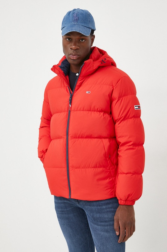 Tommy Jeans kurtka puchowa czerwony DM0DM15447.9BYY