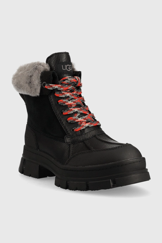 Kožené kotníkové boty UGG W Ashton Addie 1130524.BLK černá AW22