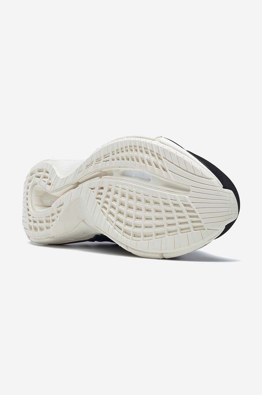 Кроссовки Reebok Zig Kinetica 2.5 Plus GX6827 чёрный AW22