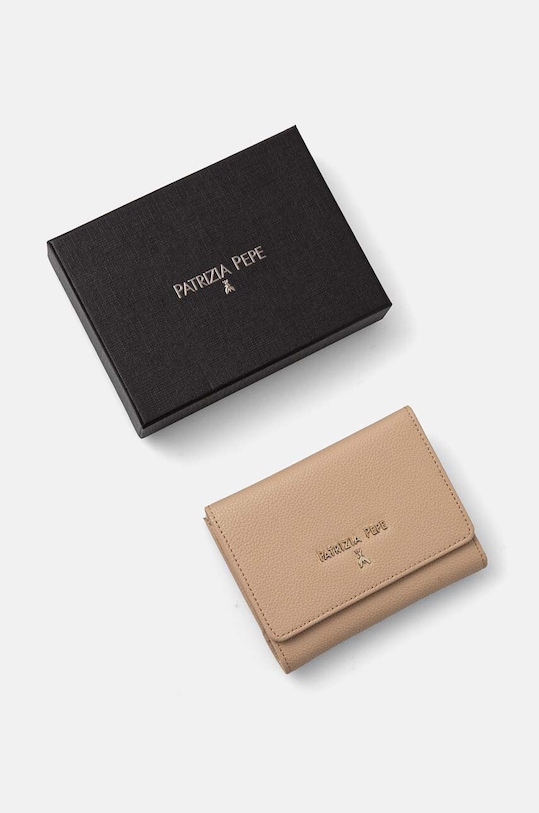 Kožená peněženka Patrizia Pepe béžová CQ7081.L001