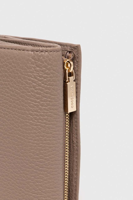 Coccinelle portfel skórzany beżowy E2.MW5.11.66.01