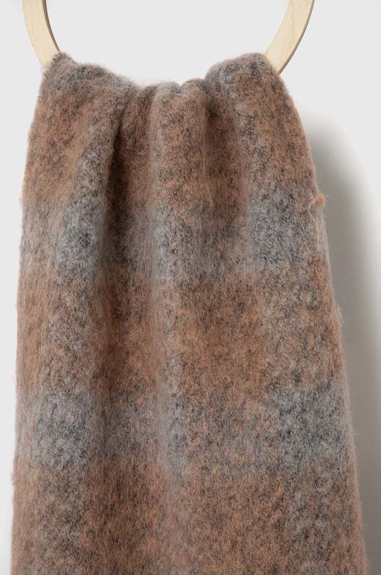 Only szalik z domieszką wełny 15266239.BrandiedAp beżowy AW22