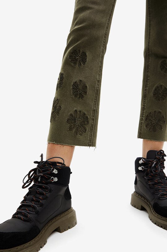 Desigual jeans verde 22WWDD51