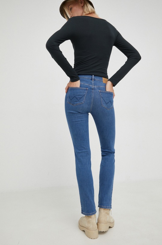 Odzież Wrangler jeansy Slim The Adventure W26LAEW13 niebieski
