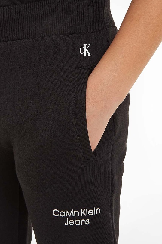 Detské tepláky Calvin Klein Jeans IB0IB01282.9BYY čierna