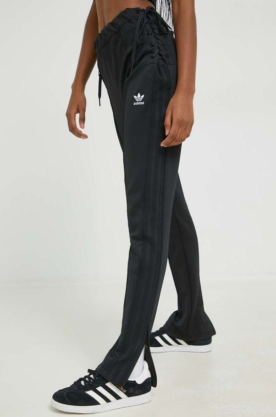 Adidas Originals nadrág elasztánnal fekete HK5082