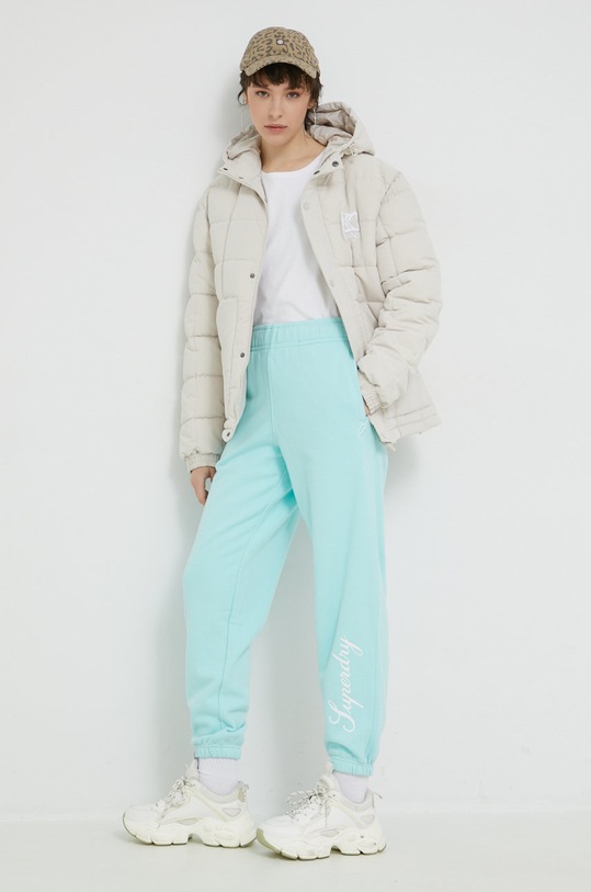 Superdry spodnie dresowe bawełniane nadruk niebieski W7010786A.DCN